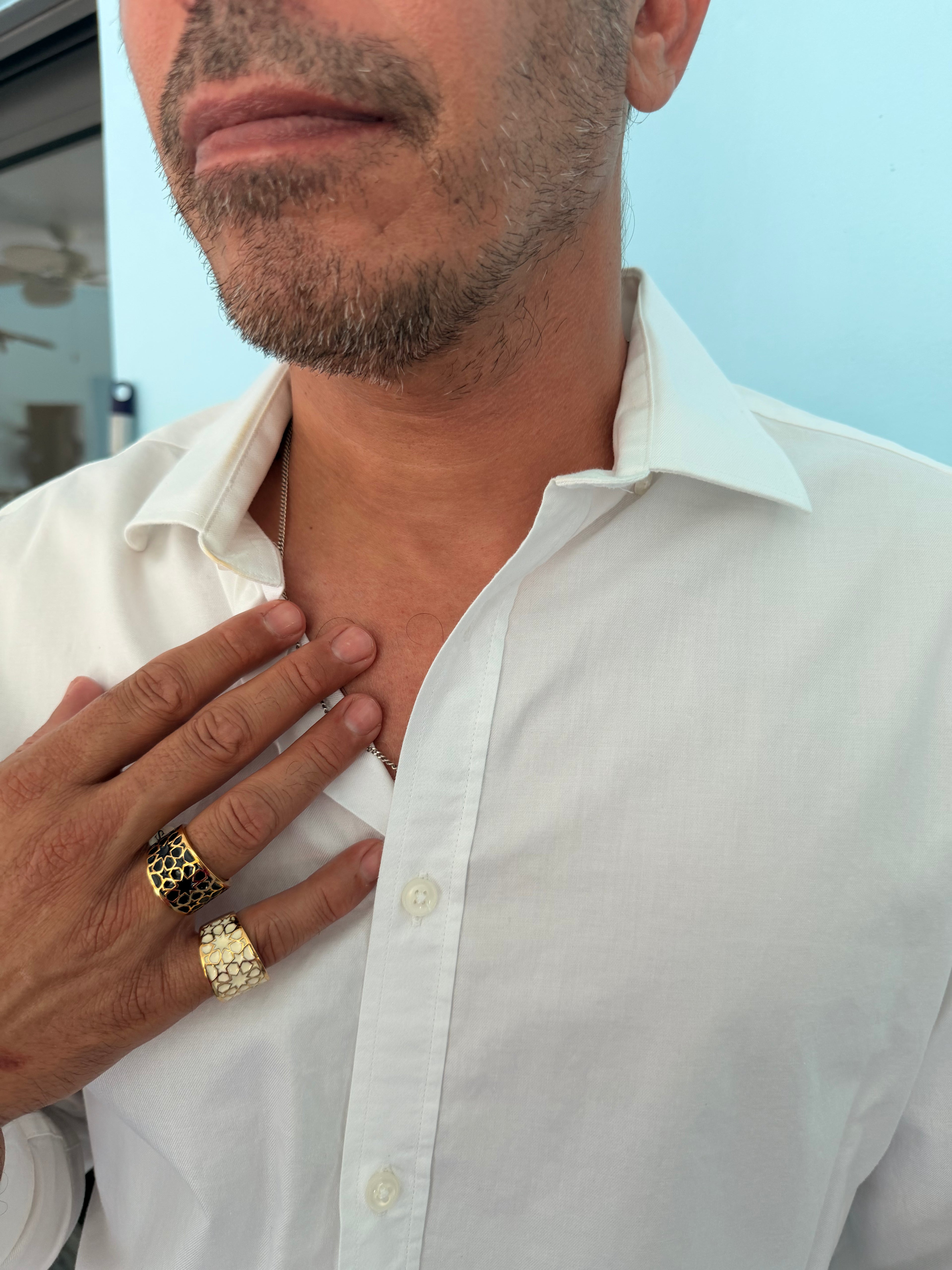 Lama Gold Black Ring